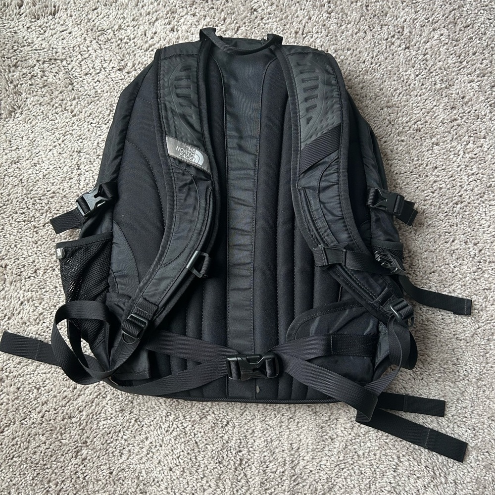 The North Face Recon Backpack - Picture 3 of 10